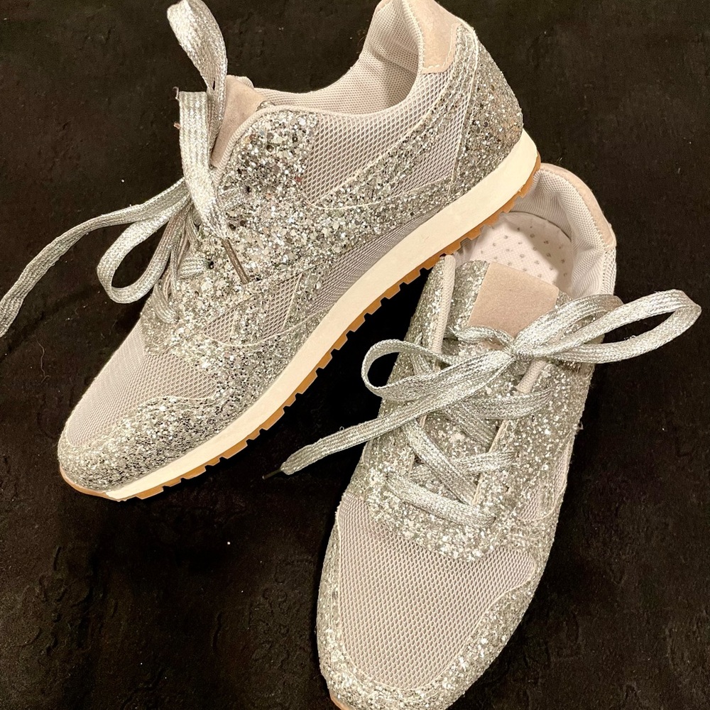 Fashionable & Fun Sparkly Glittery Sneaker/Shoes